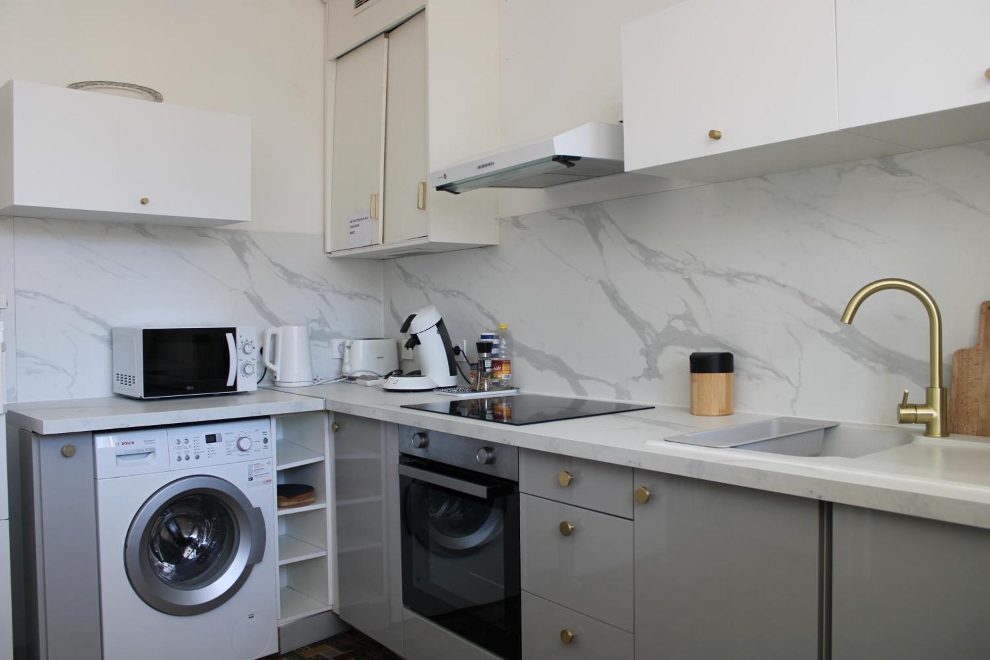 Superbe Appartement Avec Parking Sur Place Nimes Exterior photo