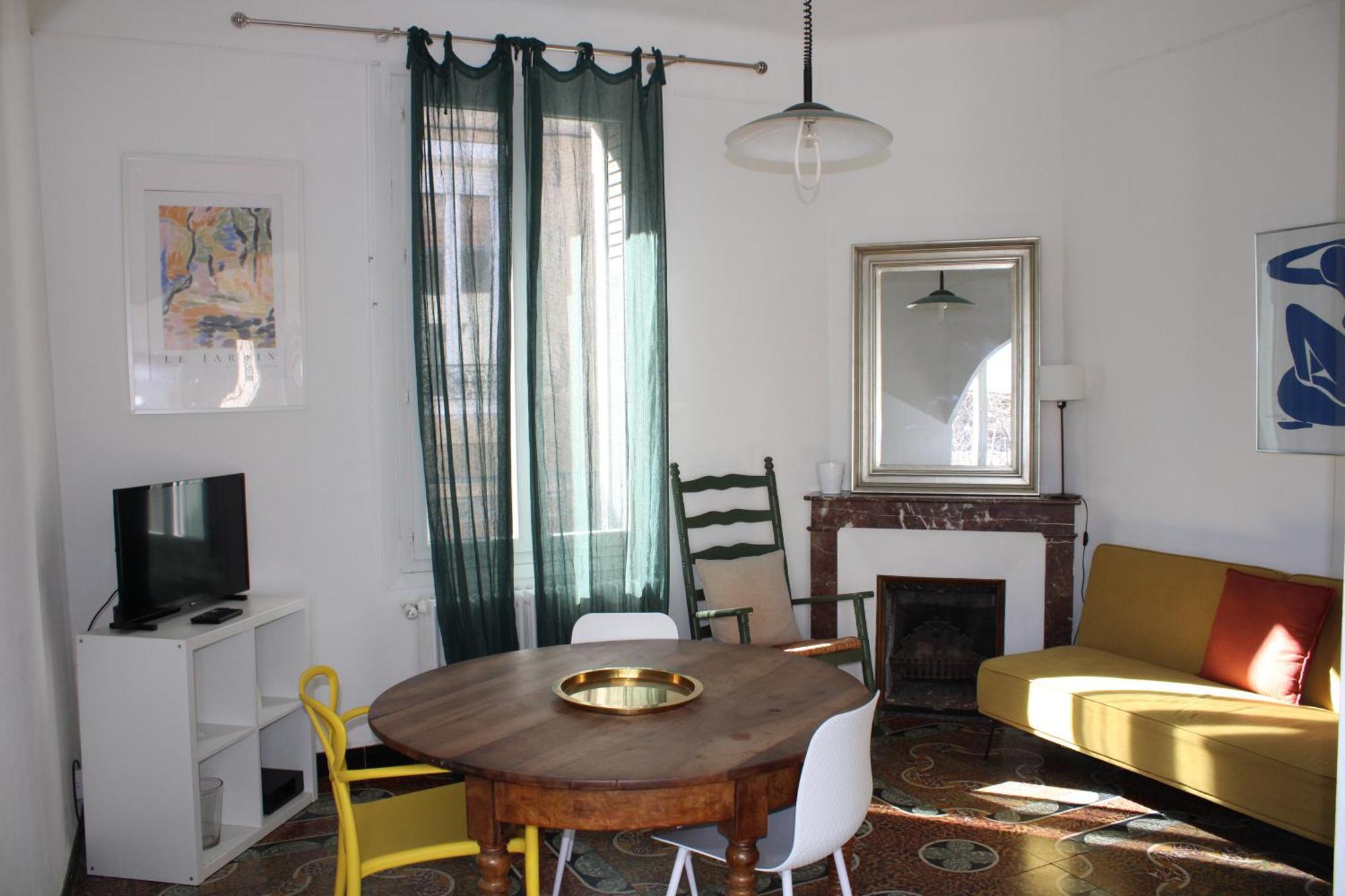 Superbe Appartement Avec Parking Sur Place Nimes Exterior photo